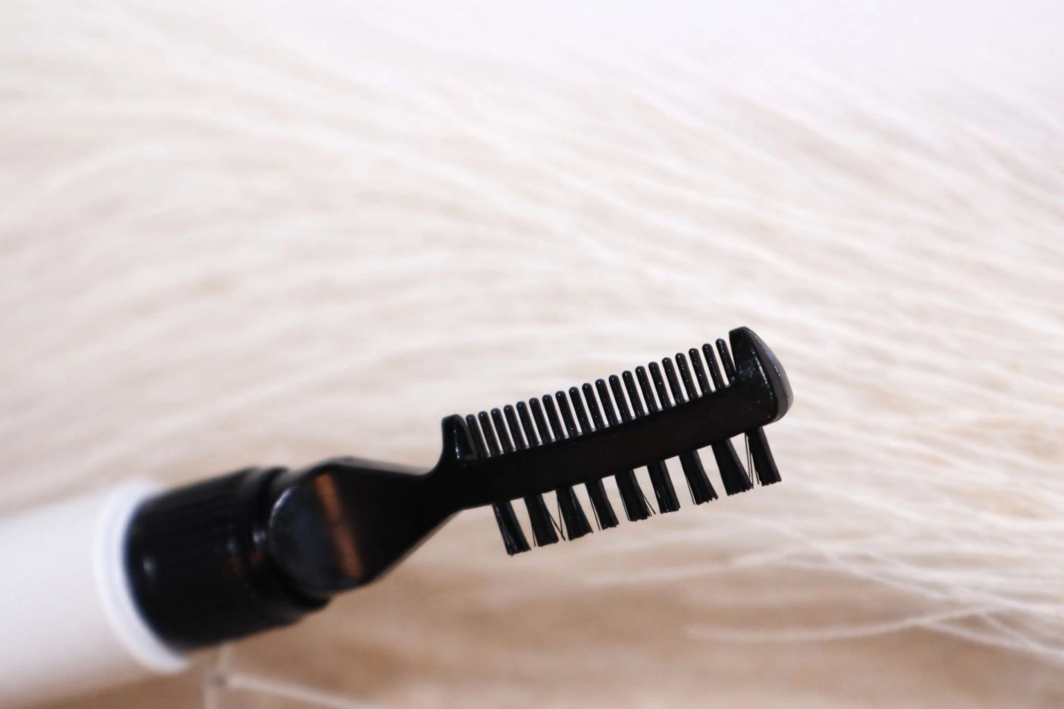 Pristine Brow Sculpting Gel - Image 3